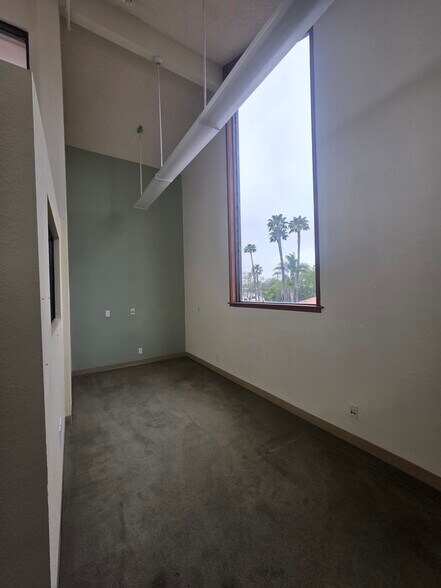 More Photos Of 3892 State St, Santa Barbara Medical For Lease