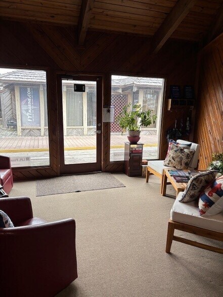 Primary Photo Of 1500 Marina Bay Dr, Kemah Marina For Lease