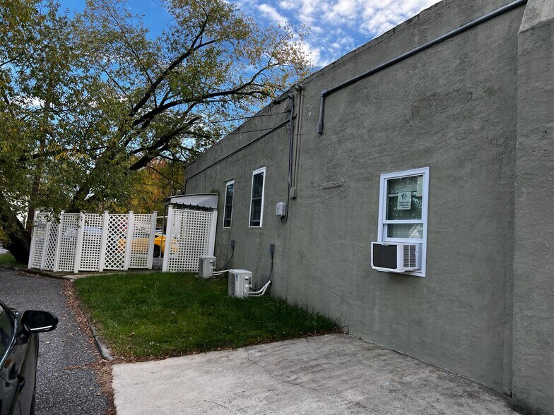 More Photos Of 2712 Sparrows Point Rd, Baltimore Light Manufacturing For Sale