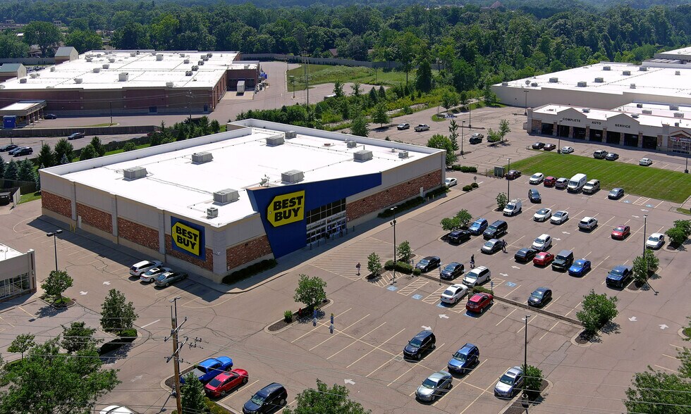 More Photos Of 9845 Colerain Ave, Cincinnati Freestanding For Sale