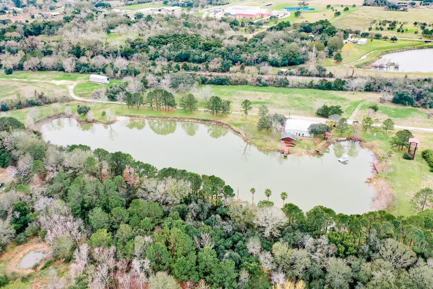 More Photos Of 850 County Road 149, Alvin Land For Sale