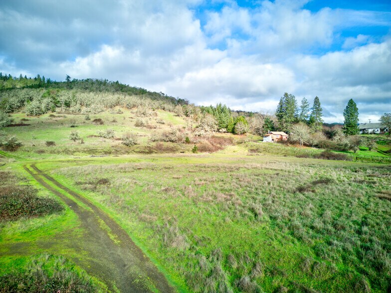 More Photos Of 3110 NE Diamond Lake Blvd, Roseburg Land For Sale