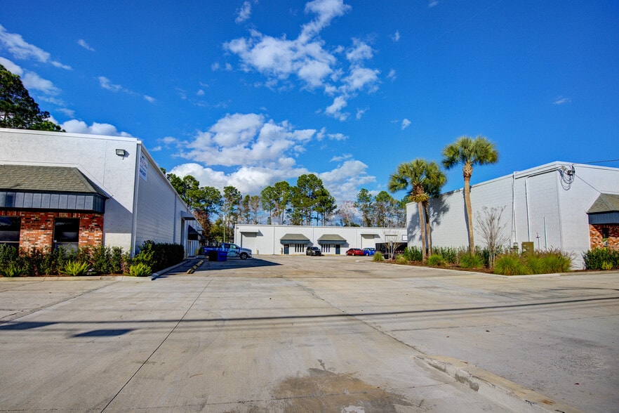 More Photos Of 4949 Sunbeam Rd, Jacksonville Unknown For Lease