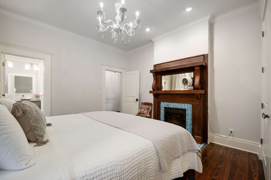 More Photos Of 1308 6th Ave N, Nashville Office Residential For Sale