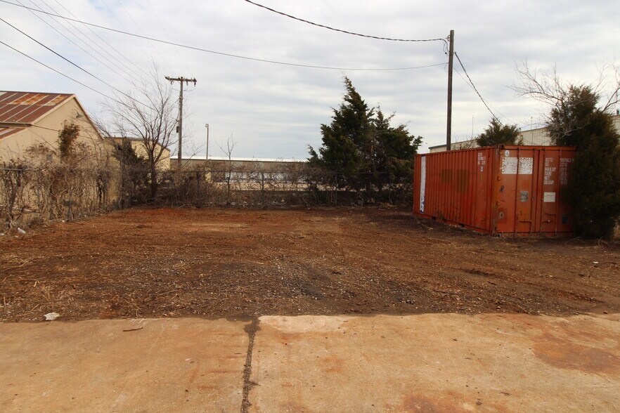 More Photos Of 1101 SE 26th St, Oklahoma City Manufacturing For Lease