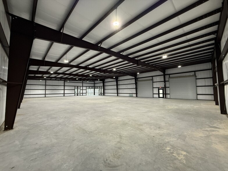 More Photos Of 11811 Champion Forest Dr, Houston Warehouse For Sale