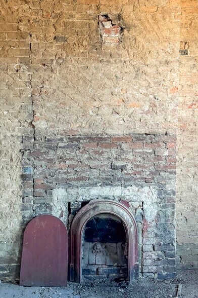 More Photos Of 706 N Main St, Columbia Office Residential For Sale