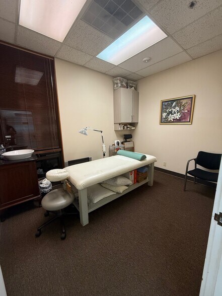 More Photos Of 1900 116th Ave NE, Bellevue Medical For Sale