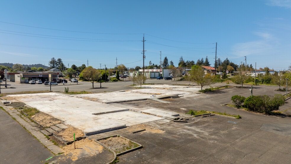 More Photos Of 1090 Newmark Ave, Coos Bay Land For Sale