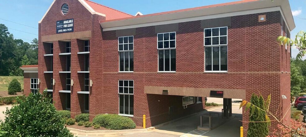 More Photos Of 5070 Kentworth Dr, Holly Springs Bank For Sale