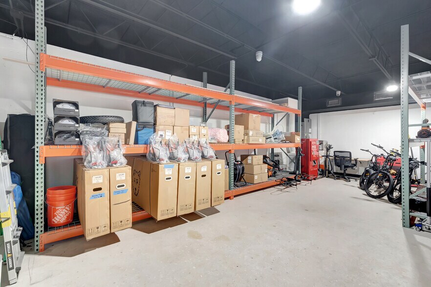 More Photos Of 705 Bond Way, Delray Beach Showroom For Sale