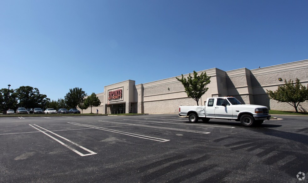 More Photos Of 110 Odendhal Ave, Gaithersburg Freestanding For Lease