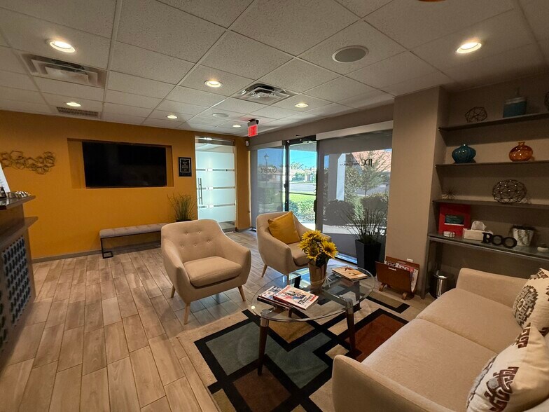 More Photos Of 402 E Southern Ave, Tempe Office For Lease