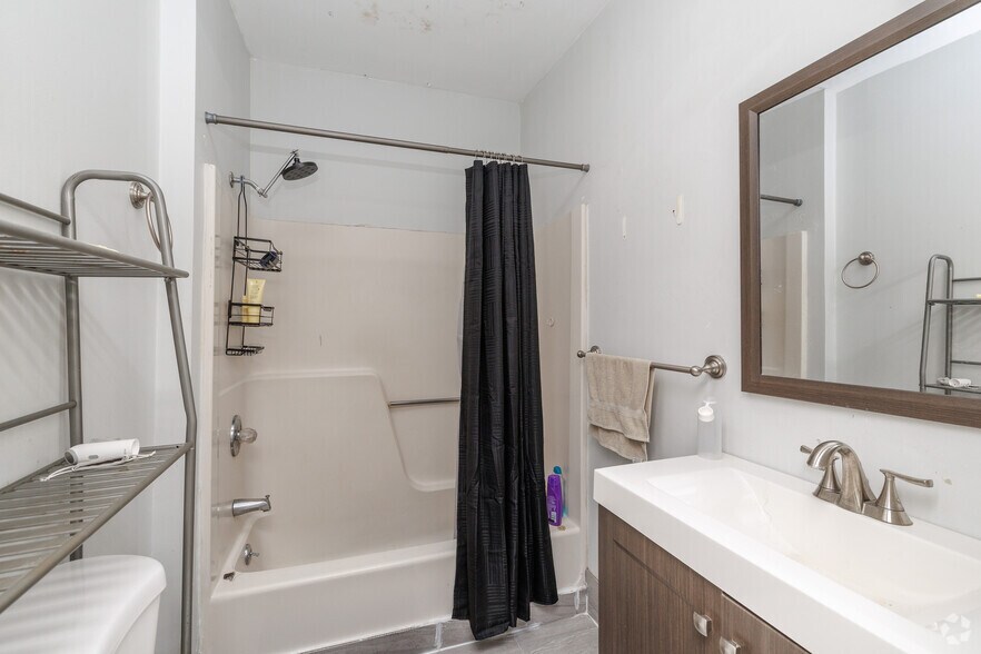 More Photos Of 136 Washington St, Binghamton Multifamily For Sale