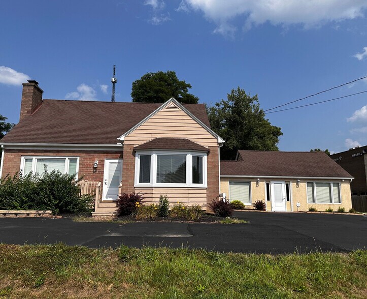 More Photos Of 5454 N Hamilton Rd, Gahanna Storefront Retail Office For Lease