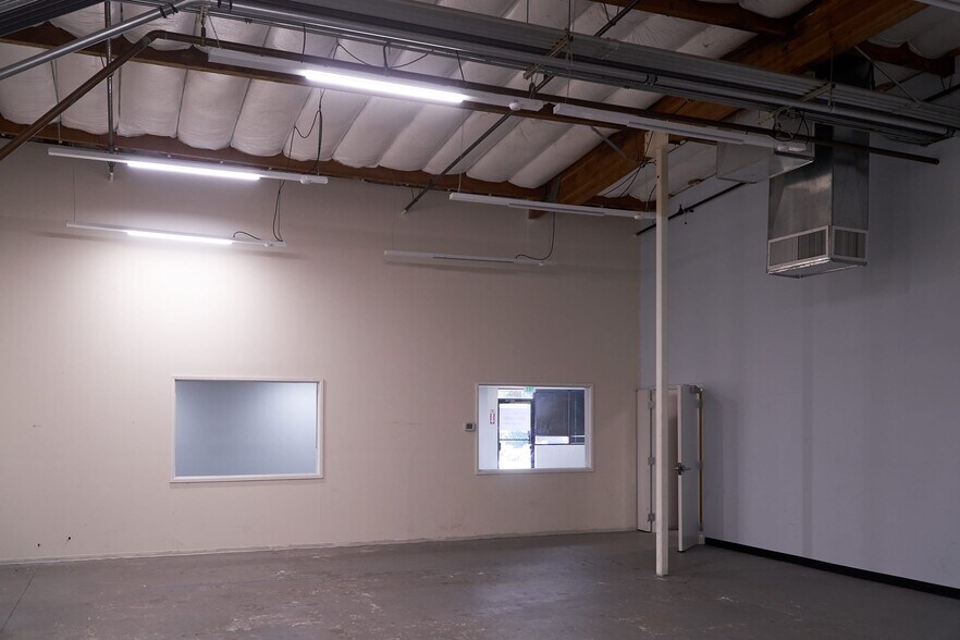 More Photos Of 3033-3095 Richmond Pky, Richmond Unknown For Lease