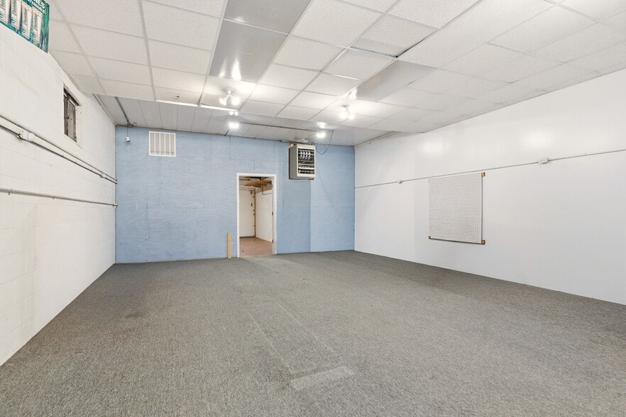 More Photos Of 605 W Baltimore St, Wilmington Storefront For Sale