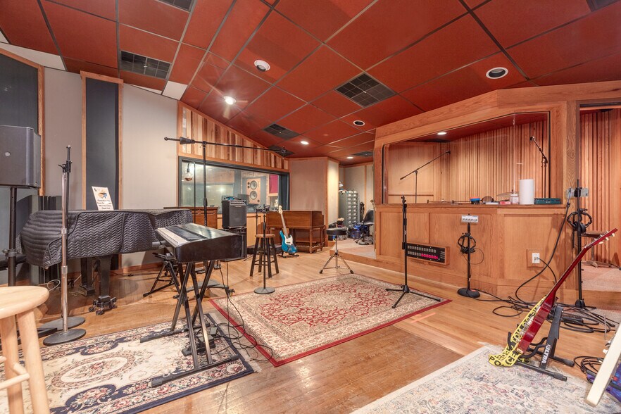 More Photos Of 7420 Manchester Rd, Maplewood Office Residential For Sale