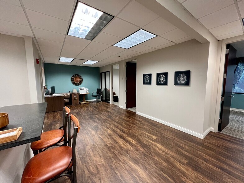 More Photos Of 308 N Peters Rd, Knoxville Office For Lease