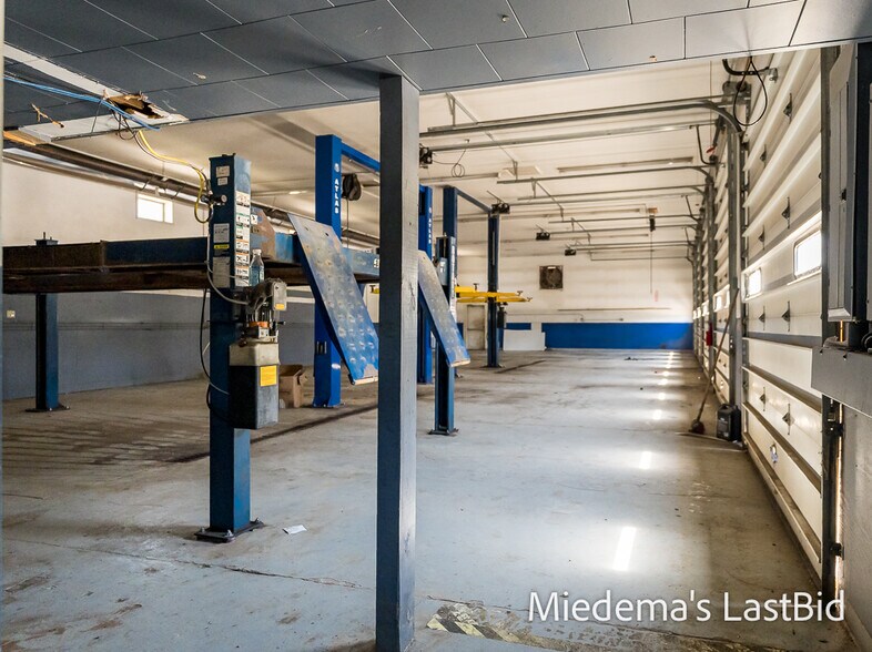 More Photos Of 1633 S Hanover, Hastings Auto Repair For Sale