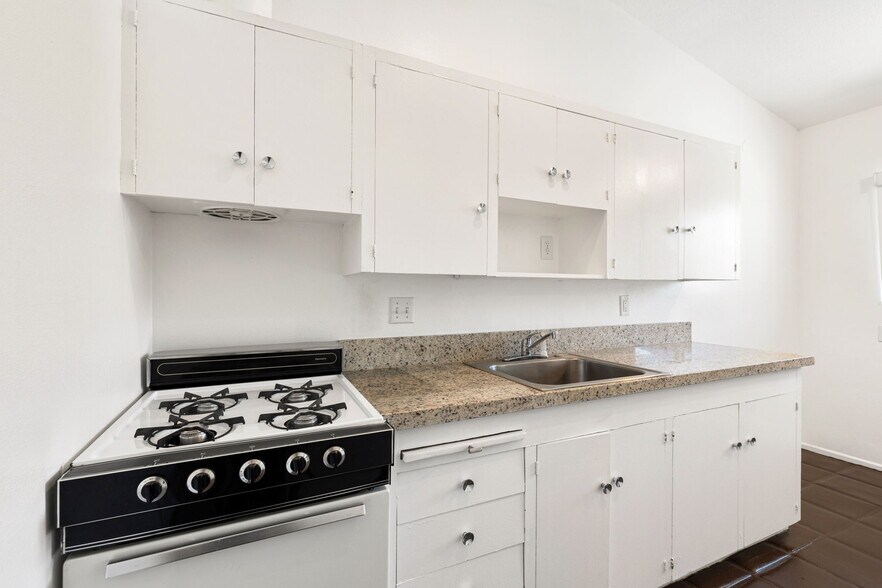 More Photos Of , Palm Springs Multifamily For Sale