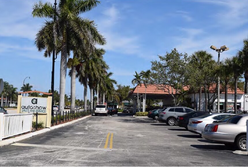 More Photos Of 420-440 S State Road 7, Plantation Auto Dealership For Lease