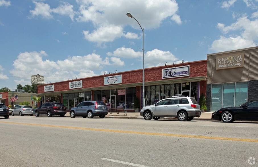 More Photos Of 235-249 W 19th St, Houston Unknown For Lease