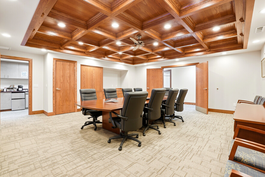More Photos Of 801 N 39th Ave, Yakima Office For Sale
