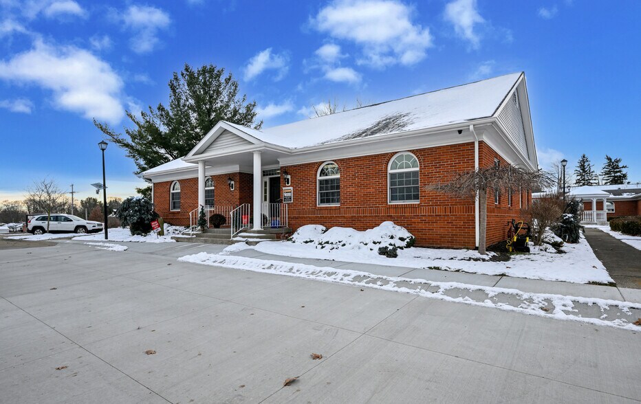 More Photos Of 312 N Cleveland Massillon Rd, Akron Medical For Lease
