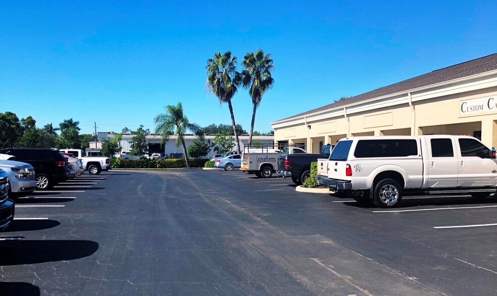 More Photos Of 5929 Youngquist Rd, Fort Myers Warehouse For Lease