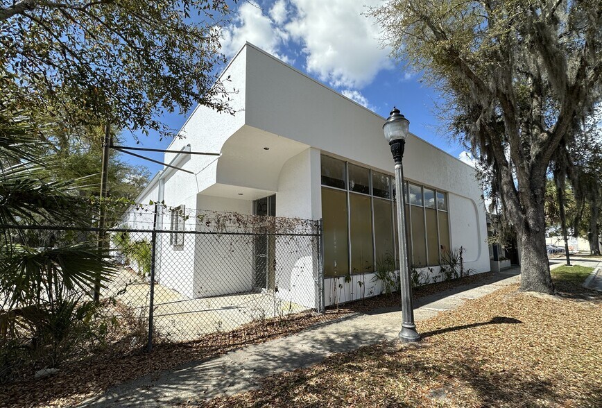 More Photos Of 616 N Main St, Gainesville Warehouse For Sale