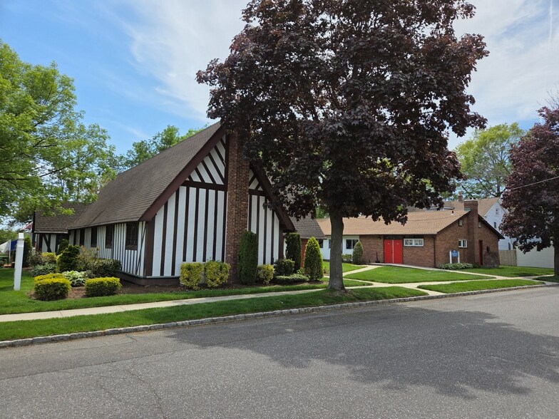 More Photos Of 252 Rushmore Ave, Carle Place Religious Facility For Sale
