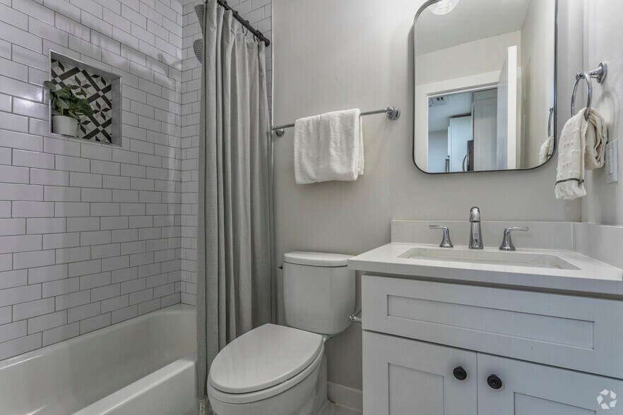 More Photos Of 425 N Rosemont Ave, Dallas Apartments For Sale