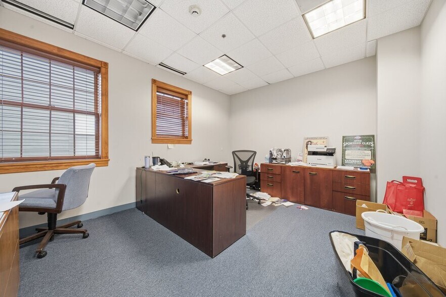 More Photos Of 921 S State St, Lockport Office For Sale