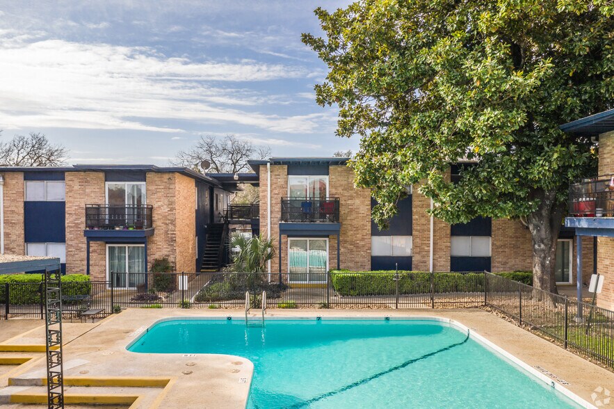 More Photos Of 3102 Hillcrest Dr, San Antonio Multifamily For Sale