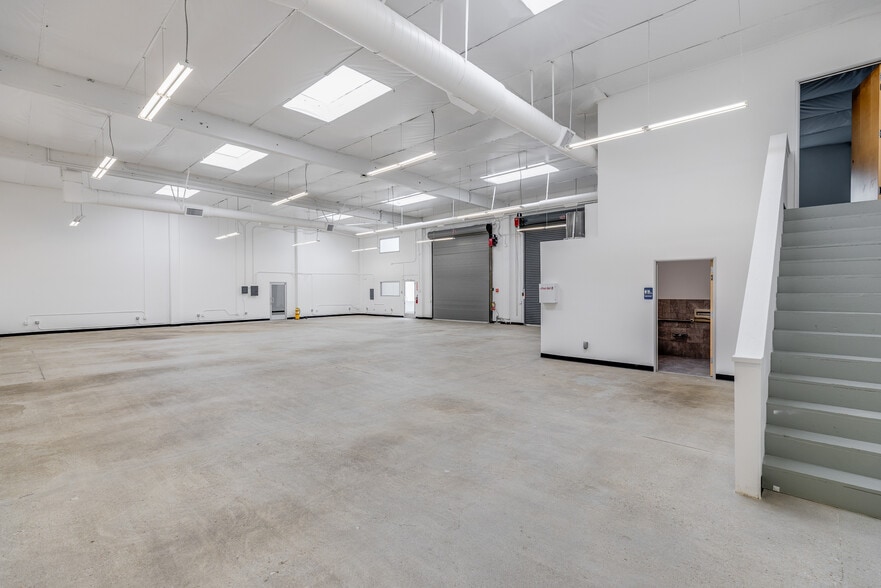 More Photos Of 1070-1080 Terra Bella Ave, Mountain View Light Manufacturing For Lease