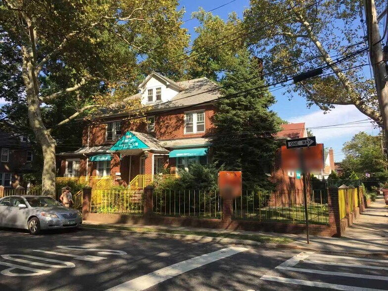 Primary Photo Of 47-49 162nd St, Flushing Storefront Retail Office For Sale