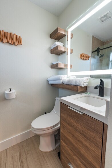 More Photos Of 2502 Tamarind Dr, Hutchinson Island Hotel For Sale