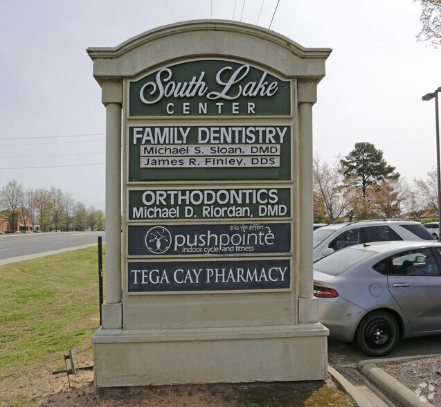 More Photos Of 1741 Gold Hill Rd, Fort Mill General Retail For Lease