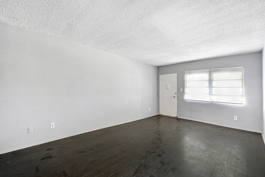 More Photos Of 1649 S La Brea Ave, Los Angeles Apartments For Sale