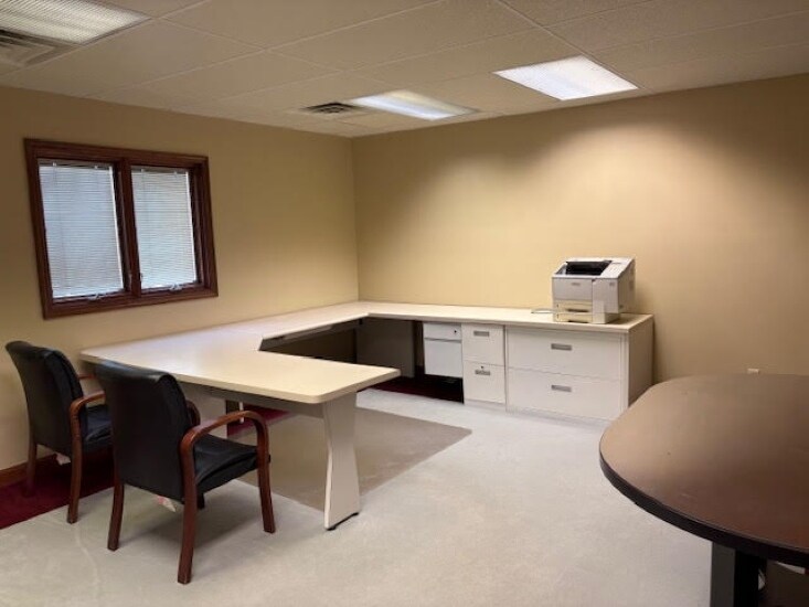 More Photos Of 1081 N University Blvd, Middletown Office For Lease