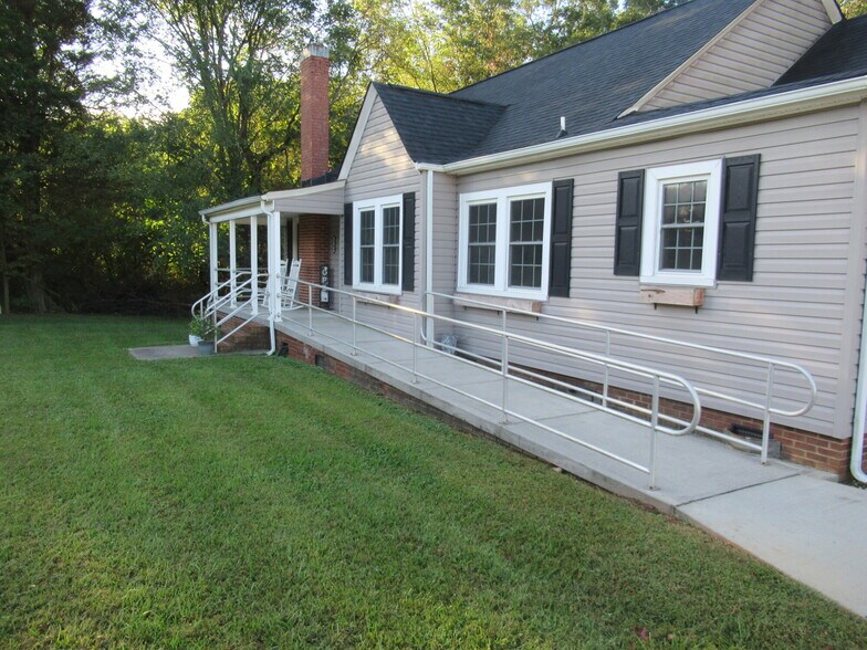 More Photos Of 1704 Gastonia Hwy, Lincolnton Office For Lease