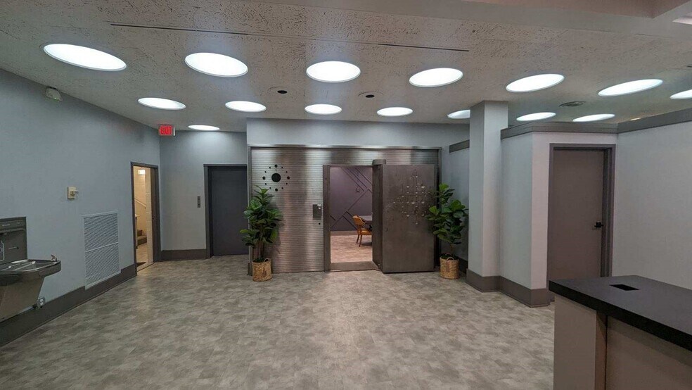 More Photos Of 101 N Bridge St, Bedford Bank For Lease