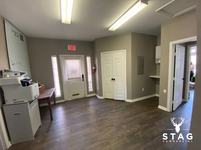 More Photos Of 2508-2516 Lillian Miller Pky, Denton Office For Lease