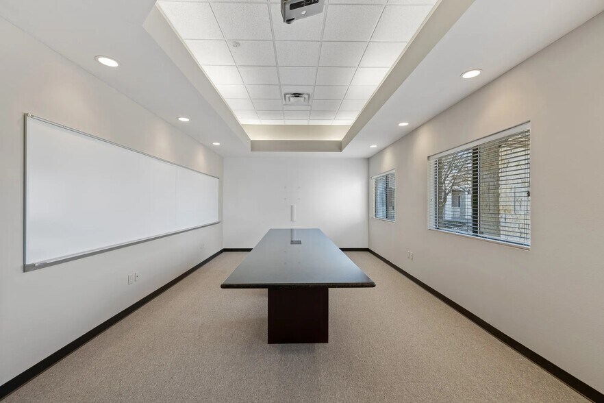 More Photos Of 2425 Earl Rudder Fwy S, College Station Office For Lease