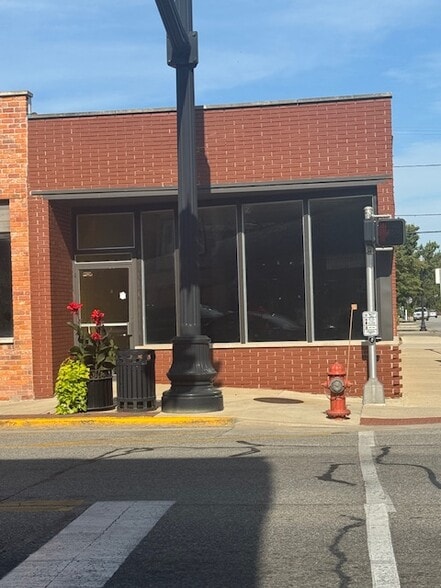 More Photos Of 347 Main St, Hobart General Retail For Lease