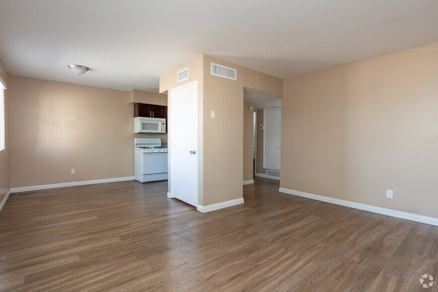 More Photos Of 93 Kings Way, Sierra Vista Apartments For Sale