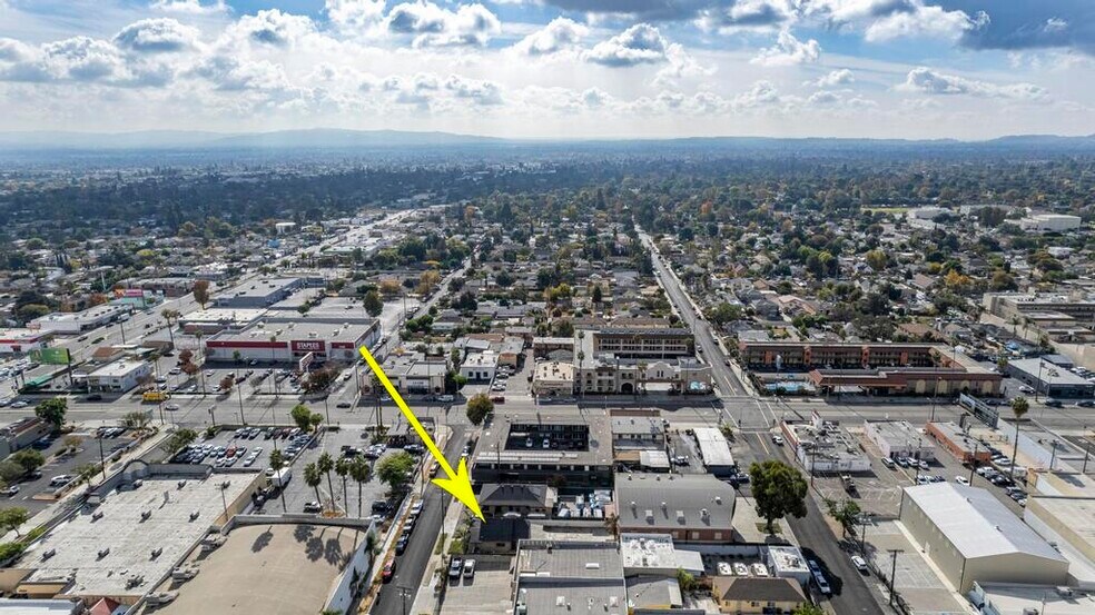 More Photos Of 31 Fulton Ave, Pasadena Light Manufacturing For Sale