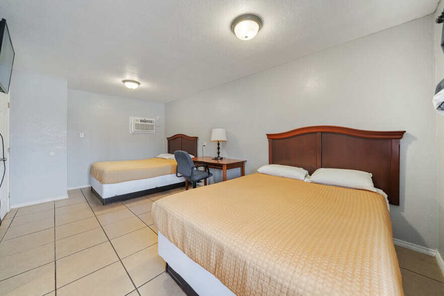 More Photos Of 309 S Fulton Beach Rd, Rockport Hotel For Sale