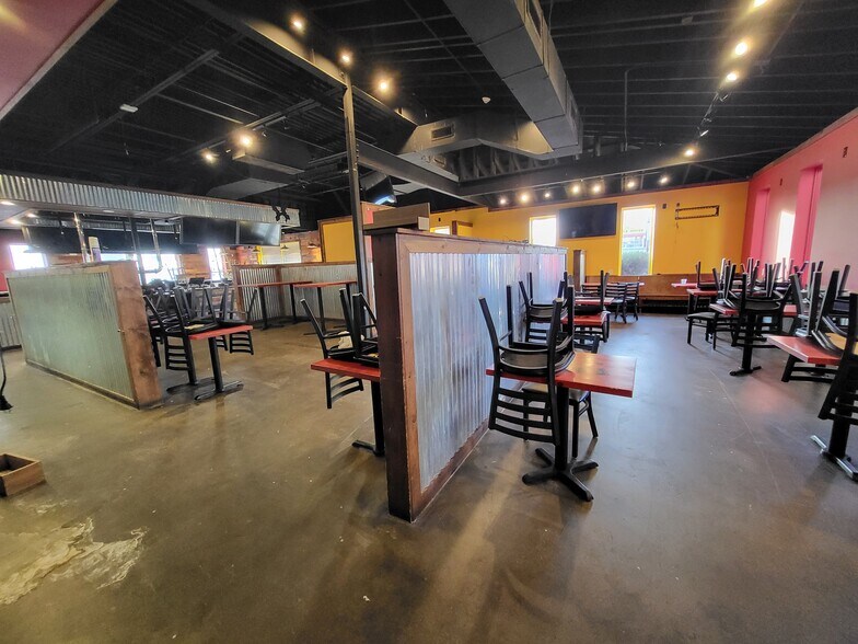 More Photos Of 3607 S Range Line Rd, Joplin Restaurant For Lease